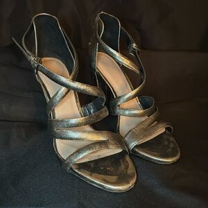 Pour LA Victoire Heels